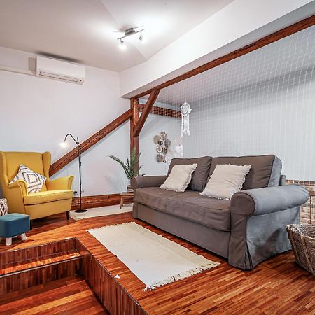 Beautiful And Romantic Penthouse With Two Terraces Братислава Екстериор снимка