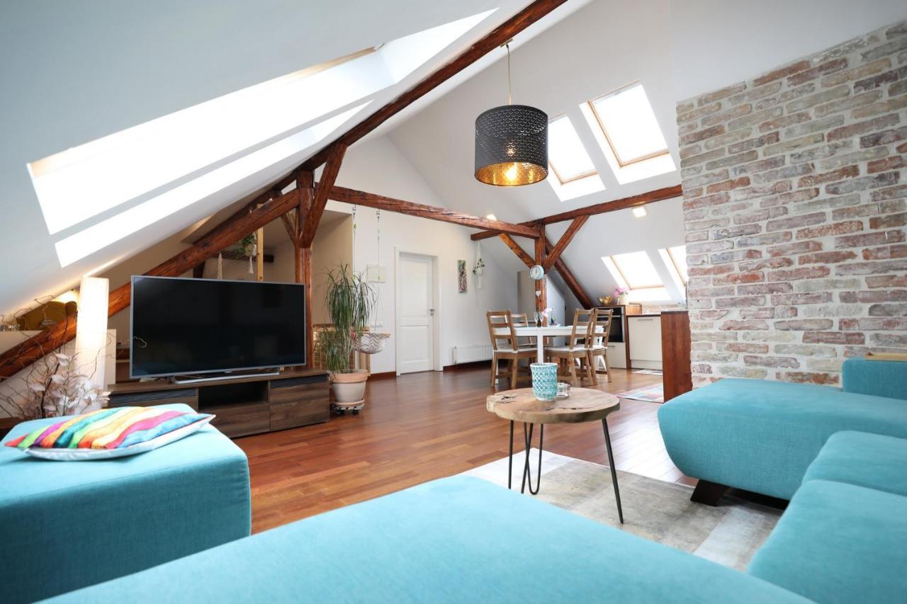 Beautiful And Romantic Penthouse With Two Terraces Братислава Екстериор снимка