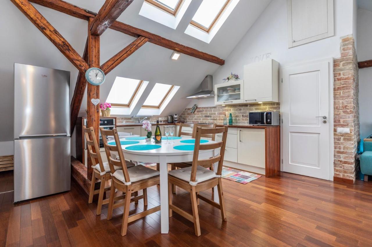 Beautiful And Romantic Penthouse With Two Terraces Братислава Екстериор снимка