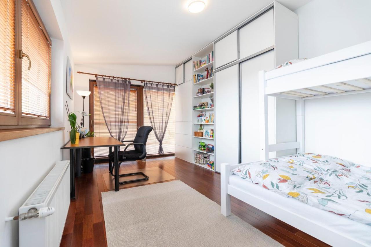 Beautiful And Romantic Penthouse With Two Terraces Братислава Екстериор снимка