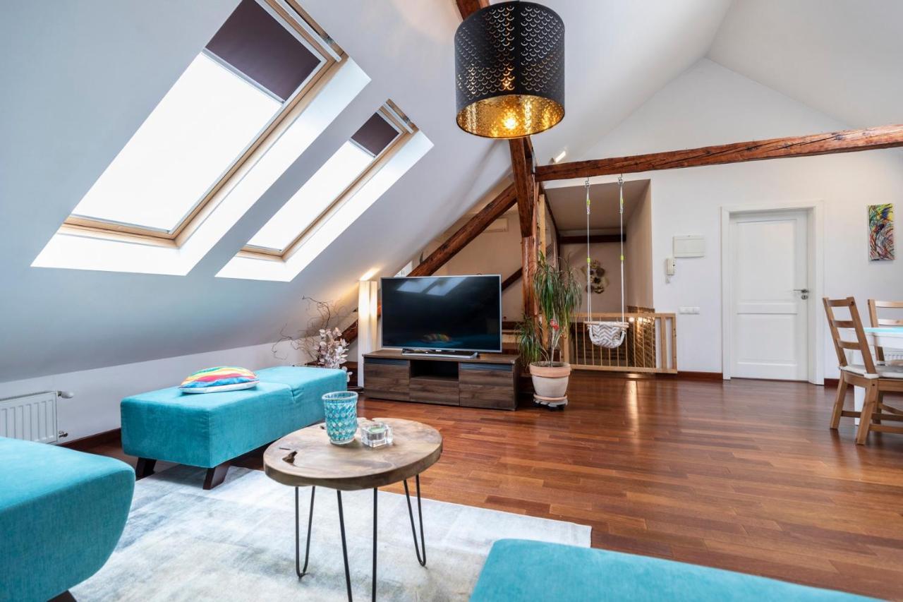 Beautiful And Romantic Penthouse With Two Terraces Братислава Екстериор снимка
