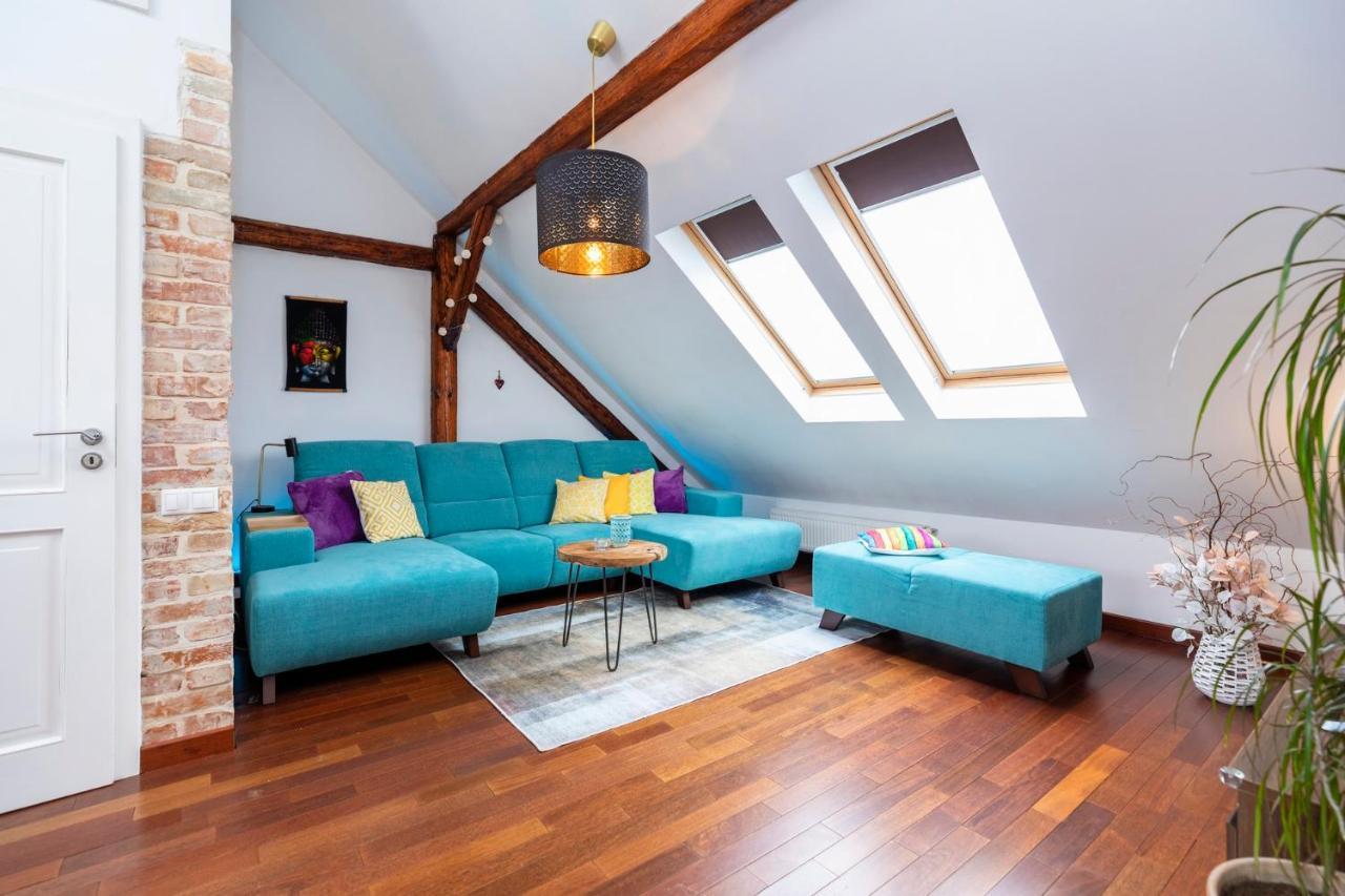 Beautiful And Romantic Penthouse With Two Terraces Братислава Екстериор снимка